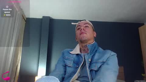 Snapshot of richi_grubby chatting on March 5, 6:23 pm David online show from March 5, 6:23 pm