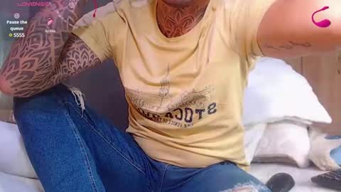 Snapshot of richi_grubby chatting on March 12, 9:45 pm David online show from March 12, 9:45 pm