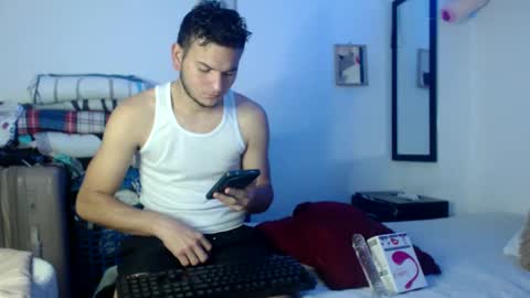 Snapshot of richr_latin_boy chatting on February 7, 5:51 pm rich online show from February 7, 5:51 pm