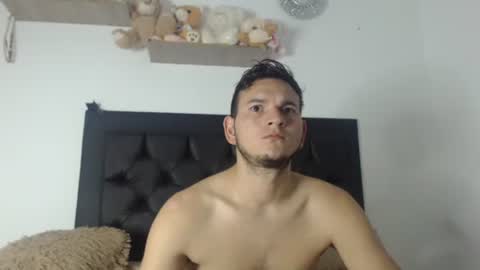 Snapshot of richr_latin_boy chatting on March 12, 2:52 am rich online show from March 12, 2:52 am