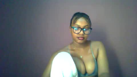 Snapshot of ricie001 chatting on June 11, 12:58 pm ricie001 online show from June 11, 12:58 pm