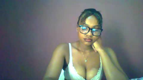Snapshot of ricie001 chatting on June 12, 12:26 pm ricie001 online show from June 12, 12:26 pm