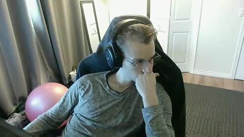 Snapshot of rickgosling chatting on December 18, 4:24 pm rickgosling online show from December 18, 4:24 pm