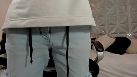 Ricky  online show from November 22, 7:02 pm