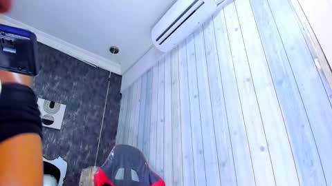 RicoBrowm online show from February 21, 9:02 am