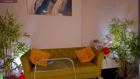 Layla online show from February 24, 9:18 am