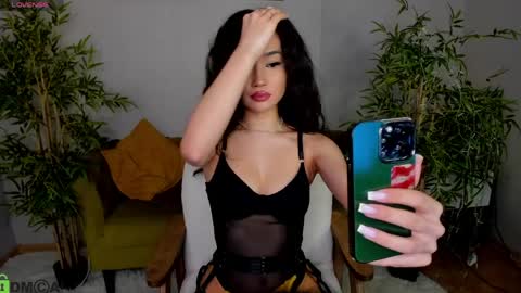 Snapshot of riddle_layla chatting on April 5, 3:15 am Layla online show from April 5, 3:15 am
