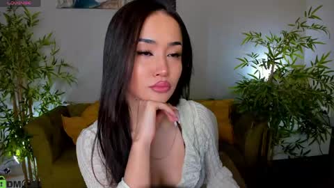 Snapshot of riddle_layla chatting on May 11, 9:15 am Layla online show from May 11, 9:15 am