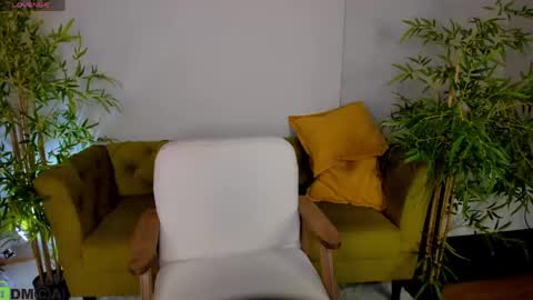 Snapshot of riddle_layla chatting on May 11, 2:45 pm Layla online show from May 11, 2:45 pm