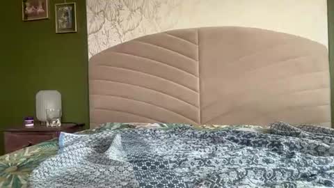 rifraf1986 online show from June 15, 11:56 am