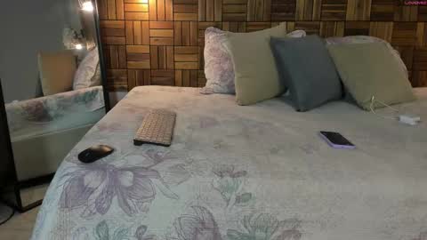 Sara online show from September 15, 10:04 am