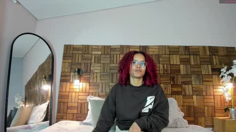 Sara online show from September 29, 10:09 am