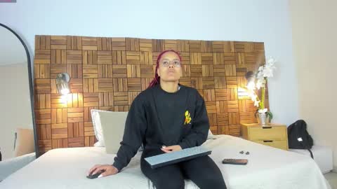 Sara online show from February 3, 9:58 am