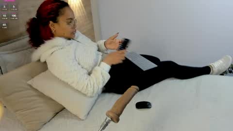 Snapshot of rihannadeep chatting on May 20, 9:59 am Sara online show from May 20, 9:59 am