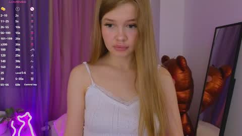 Snapshot of riinaaa chatting on July 7, 8:57 pm Rina online show from July 7, 8:57 pm