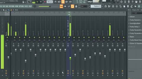 Snapshot of riki_lesensuel chatting on November 1, 9:39 pm Riki online show from November 1, 9:39 pm