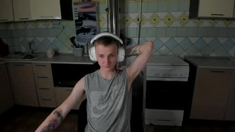 Snapshot of rikytikitavi chatting on March 29, 9:59 pm Riky online show from March 29, 9:59 pm