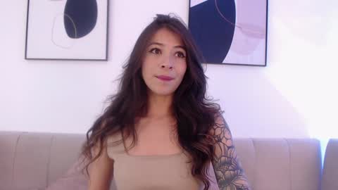 Snapshot of riley_bensongh chatting on December 15, 8:15 pm Riley online show from December 15, 8:15 pm