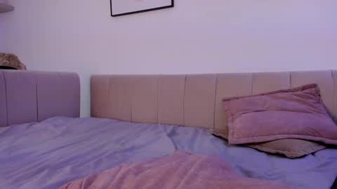 Snapshot of riley_bensongh chatting on March 7, 2:36 am Riley online show from March 7, 2:36 am