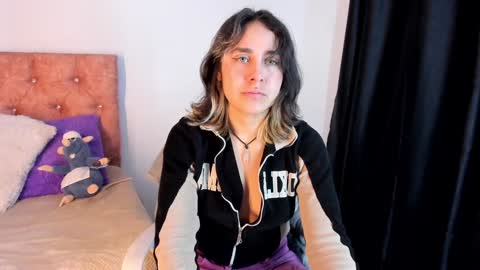 Snapshot of riley_colors chatting on January 25, 9:04 pm Riley online show from January 25, 9:04 pm