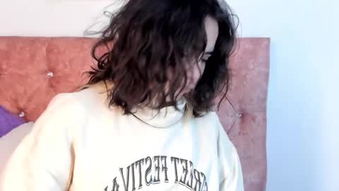 Snapshot of riley_colors chatting on March 12, 10:28 pm Riley online show from March 12, 10:28 pm