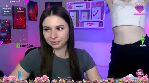 Snapshot of riley_sanders chatting on September 25, 11:14 am Meow online show from September 25, 11:14 am