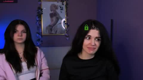 Snapshot of riley_sanders chatting on December 19, 9:33 pm Meow online show from December 19, 9:33 pm