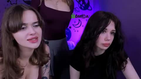 Snapshot of riley_sanders chatting on May 5, 7:11 pm Meow online show from May 5, 7:11 pm