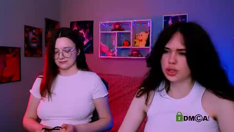 Snapshot of riley_sanders chatting on June 9, 7:14 pm Meow online show from June 9, 7:14 pm