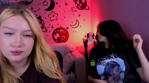 Snapshot of riley_sanders chatting on June 15, 7:05 pm Meow online show from June 15, 7:05 pm