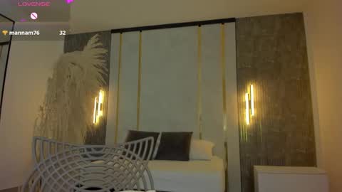 Riley Sierra online show from January 14, 12:33 pm