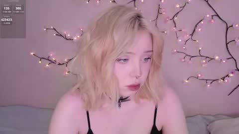 Snapshot of riley_vice chatting on May 7, 8:31 am Sofia online show from May 7, 8:31 am