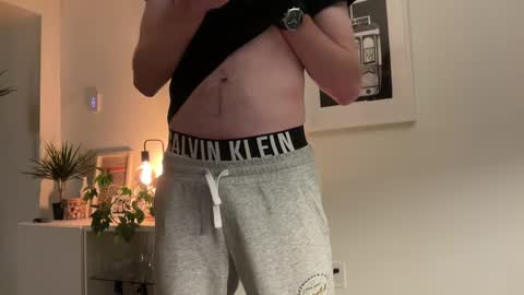 Snapshot of rileyman13xx chatting on January 20, 12:57 am rileyman13xx online show from January 20, 12:57 am