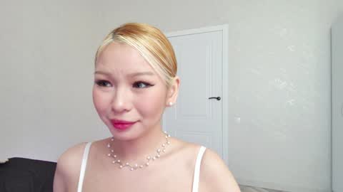 Snapshot of rileymee chatting on January 15, 7:05 am rileymee online show from January 15, 7:05 am