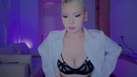 Snapshot of rileymee chatting on September 23, 12:52 pm rileymee online show from September 23, 12:52 pm