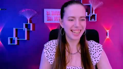 Snapshot of rina_gold_ chatting on June 4, 8:42 am Rina online show from June 4, 8:42 am