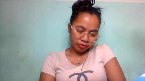 Snapshot of rinah856024 chatting on July 28, 2:13 pm rinah856024 online show from July 28, 2:13 pm