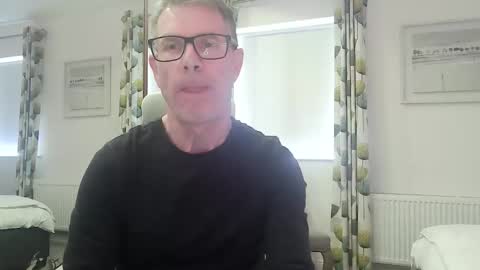 Snapshot of ringomar chatting on September 26, 8:29 am Rob online show from September 26, 8:29 am