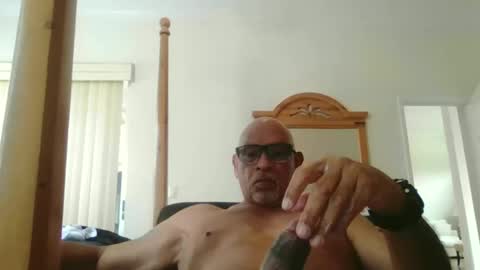 Snapshot of rionel chatting on December 15, 5:28 pm RioNel online show from December 15, 5:28 pm