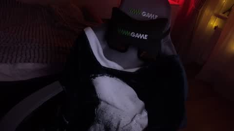   DianaBrite            fansl y online show from December 3, 7:11 pm