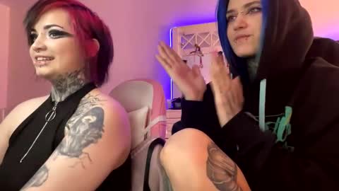   DianaBrite            fansl y online show from December 22, 1:11 pm