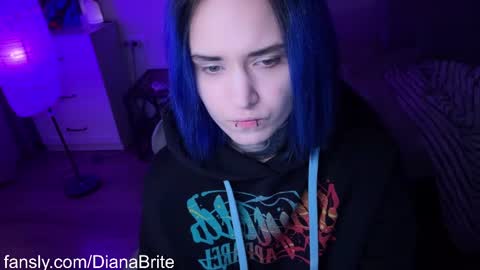   DianaBrite            fansl y online show from February 21, 3:32 pm