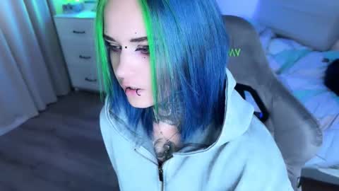   DianaBrite            fansl y online show from September 15, 2:39 pm