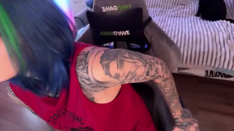   DianaBrite            fansl y online show from October 21, 1:45 pm