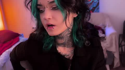   DianaBrite            fansl y online show from April 30, 1:28 pm