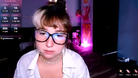 Snapshot of riri_rich chatting on September 13, 4:23 am Rita online show from September 13, 4:23 am