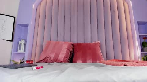 Snapshot of ririibrunette__ chatting on October 24, 9:22 pm RIRI online show from October 24, 9:22 pm