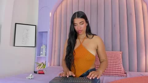 Snapshot of ririibrunette__ chatting on October 27, 8:02 pm RIRI online show from October 27, 8:02 pm