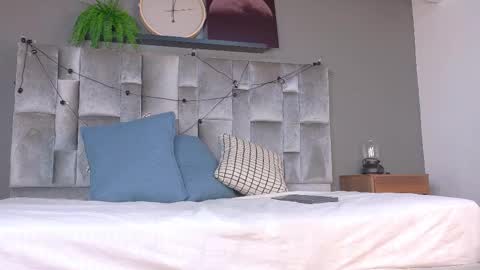 RIRI  online show from February 22, 12:04 pm