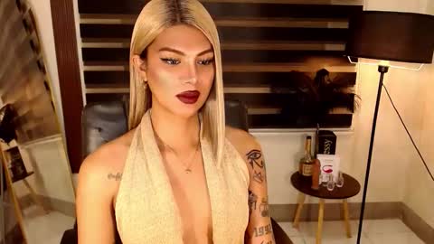 Snapshot of ririmoorets chatting on October 24, 6:21 am riri online show from October 24, 6:21 am